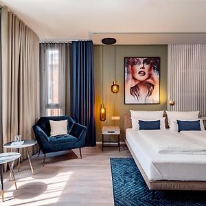 Standard Zimmer mit Kingsize-Bett