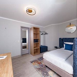 Standard Zimmer mit Kingsize-Bett